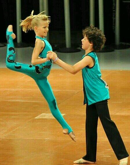 CSAperformance's tweet image. Well done Nicholas and Lucy! 1st place - Battle of the Giants - F/S Champs Couples.