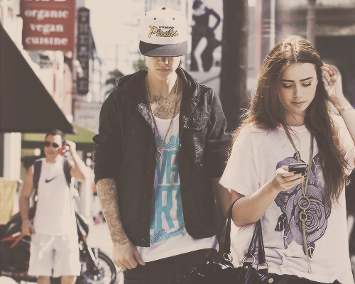 ______yJustin tweet picture