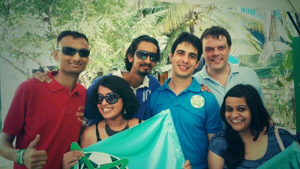 djsue's tweet photo. Winners !!! #HKHuddle @Captain_Bankai @BongAttached @LanaLasrado @ghost89er #kolkatacrankshooters @Heineken_IN http://t.co/X3jFPVEl7z
