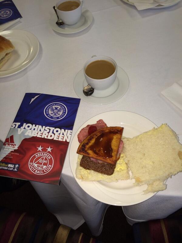 Breakfast with @ fergusdw at ibrox watching different sport.👌👍⚽️⚽️