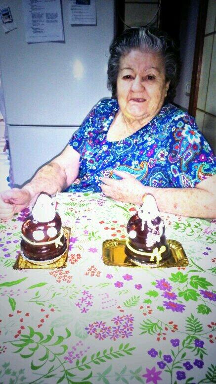 LorenaFL93's tweet photo. María santisima de la Amparito!
#olemiabuela! http://t.co/I5zvGeIMLn
