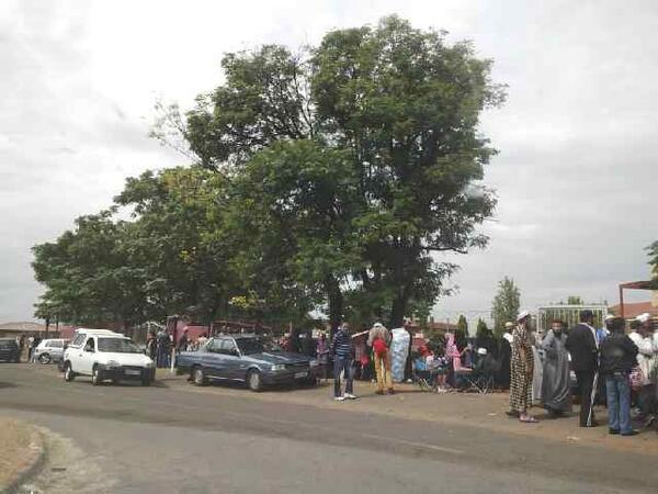ms_cassim's tweet photo. @702JohnRobbie @Abramjee - Parents queing for administration for 2015 in #Lenasia-Park primary school since 8AM http://t.co/0FxlOKJR5h