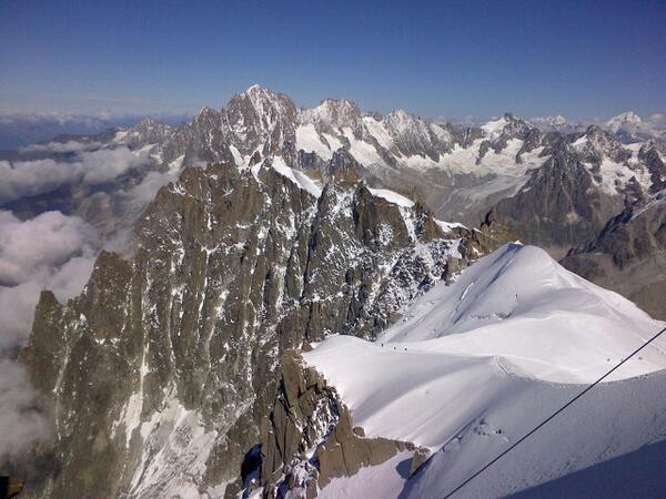 #غرد_بصورة قمة مونت بلانك في شامونية الفرنسية