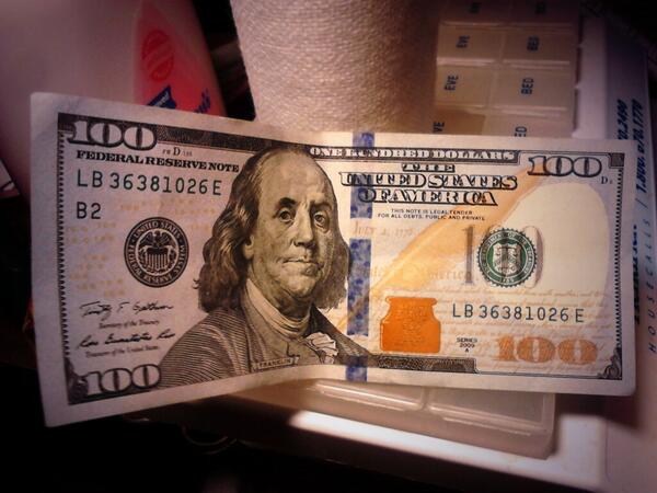 RossStanley11's tweet photo. New $100. bill - front :D http://t.co/c4qeYLYaNX