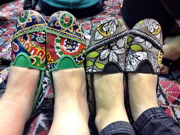 leeannmc's tweet image. And this year I painted @verabradley shoes for @emmachaela and I in #venetianpaisley and #citron !  #vbos #vbos14