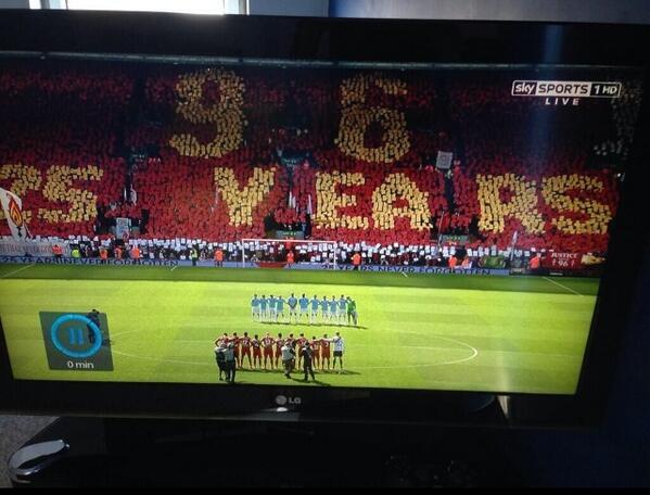 Ondertussen in Engeland... SCHITTEREND (Via: @GeniusFootball)