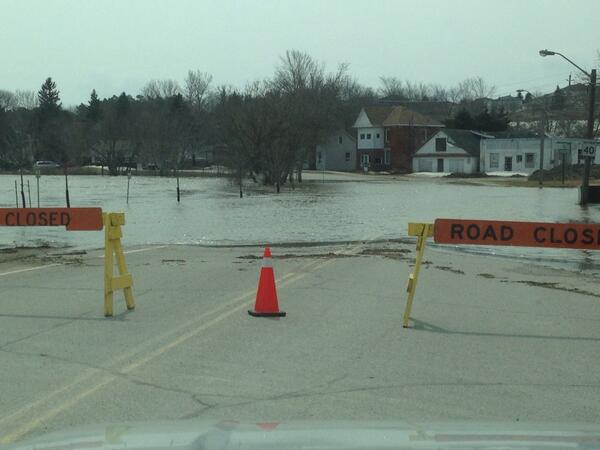 Milk_the_cow4's tweet image. The Grand is running a little high in the Valley the last few days. #spring14 #melt