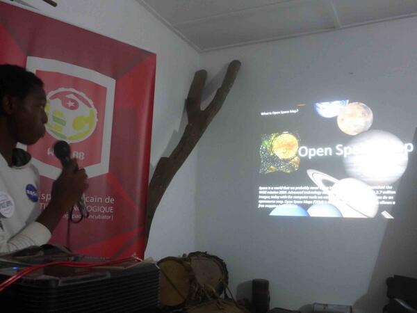 nativ_IS's tweet image. La team d'@AKEAmazan présente sa cartographie spatiale OpenSpaceMap #OSM @spaceapps #lome #woelab