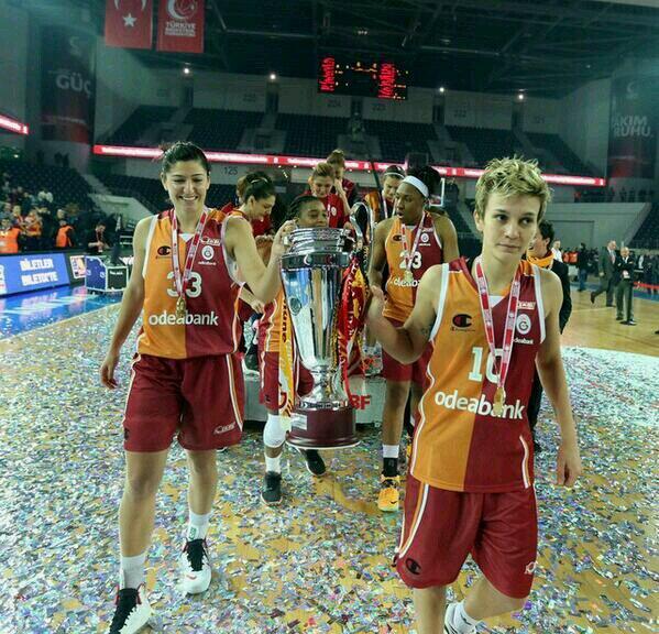 BlHAD08CcAAHTxZ.jpg