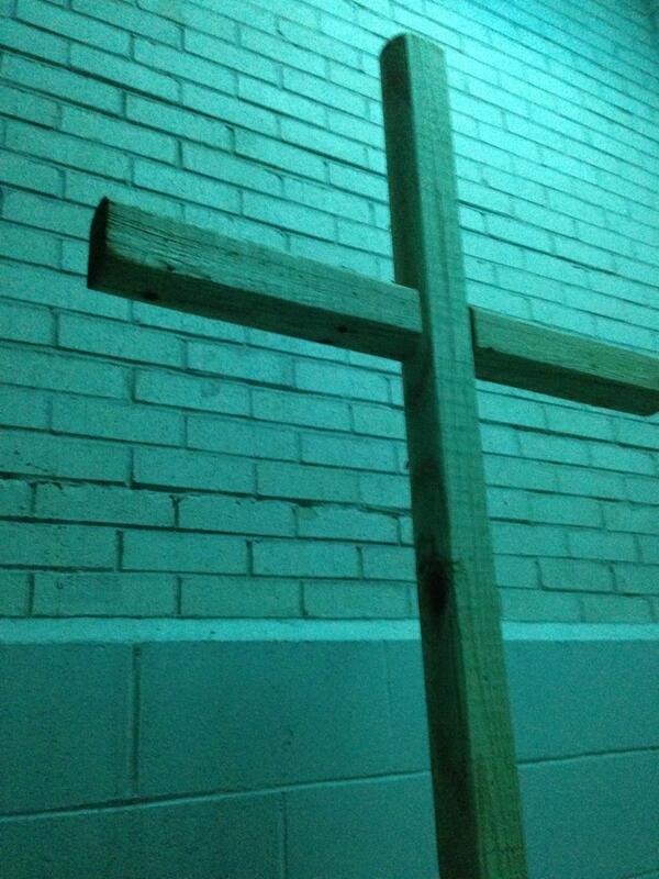 deerparkah's tweet photo. Who will YOU invite to the cross? Come see!! @waters_edge http://t.co/DhGFtdQkOB