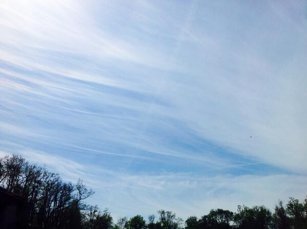 ChemtrailersEye's tweet photo. Today. #chemtrails #fog http://t.co/187mZd0yAH