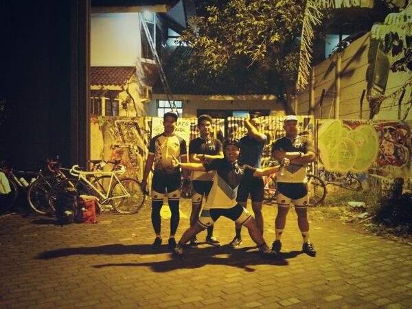 <a href="/Crankarmsteady/">CrankArmSteady</a> ready to go cc: <a href="/SBQbandung/">SouthBeachQueen</a>