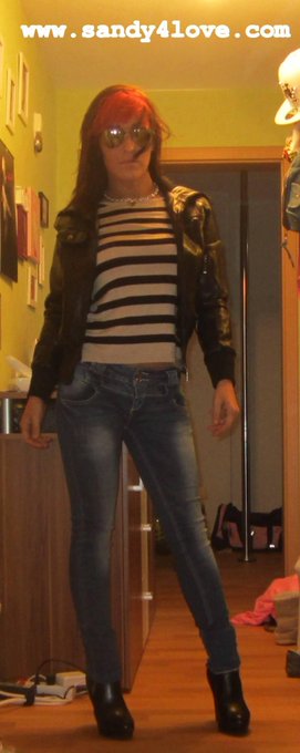 unterwegs zu einem wichtigen Termin bevor ich dann 4 Wochen weg fahre... http://t.co/He0i32JwPf