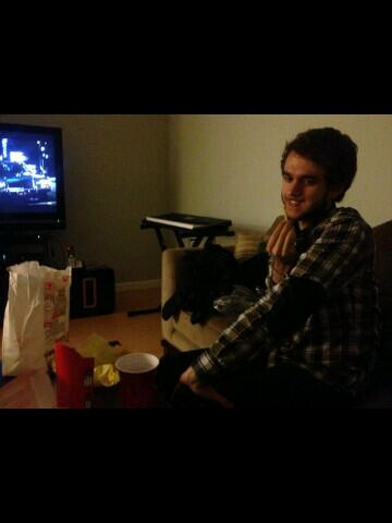 Zeddest's tweet photo. OMG! So funny and cute argh http://t.co/kElpj71ZpB