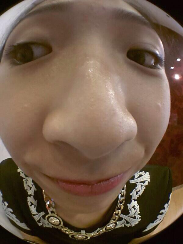 kennyhahahehe's tweet image. HI guys meet my retard friend ZOEY LEE #oilyface #igotabignose #canipastemypisaionyourmouth #cactus