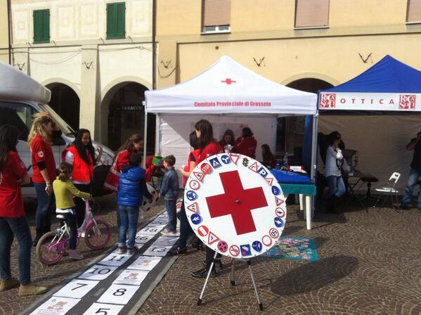 giovanicri's tweet photo. E' una domenica di sole per i #GiovaniCRI di Grosseto che diffondono le buone pratiche al volante tra i più piccoli. http://t.co/VuK7o9u43s