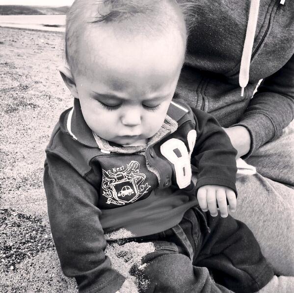 aveenhealy's tweet photo. First trip to the beach #baby #7months http://t.co/CTsvasdjPs