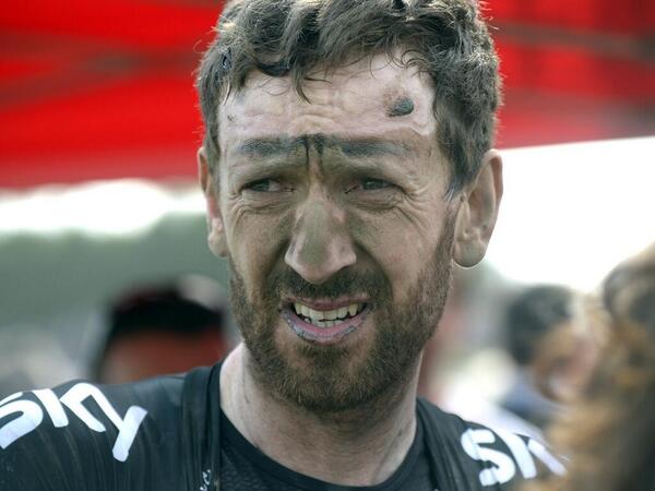 Wiggins na afloop van Parijs - Roubaix. Wat een plaat, wat een karakter. (HT <a href="/TeamSky/">teamsky</a>)