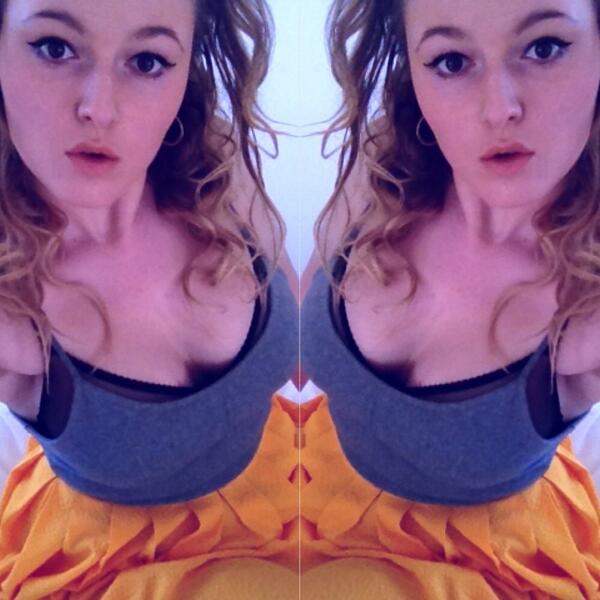 kateemurphy2's tweet photo. Feelin summery all day 🌺 http://t.co/JcAIdvk3oM