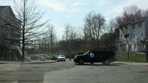 KJFDdispatch's tweet image. Fire department is blocking the road whare @HatzolahofKY operadet on a pedestrian struck on hayes ct.