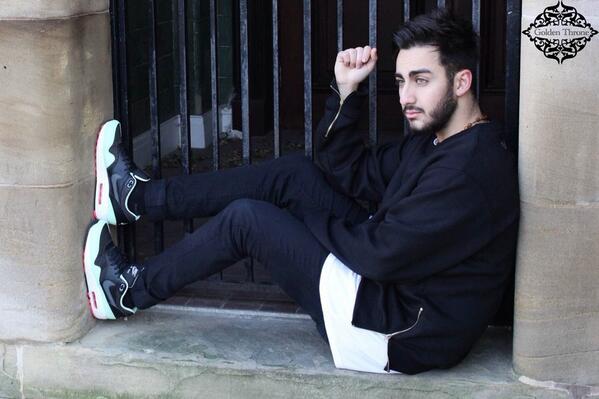 GoldenThroneFSN's tweet photo. #GoldenThroneFashion sweatshirt w/ gold zippers dropping soon. http://t.co/L1Aru9PTZF