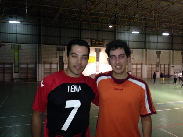 amahedero's tweet photo. Es una verdadera suerte tener amigos como @hidalgotena Muchisimas felicidades!! Lo hemos celebrado bien! un abrazo http://t.co/GFh01nwMBN