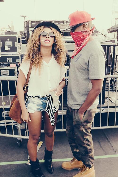 geest verlies Vervormen BEYONCÉ LEGION on Twitter: "Beyoncé &amp; Jay Z at the Coachella Valley  Music &amp; Arts Festival. http://t.co/AEmrFo5ccX" / Twitter