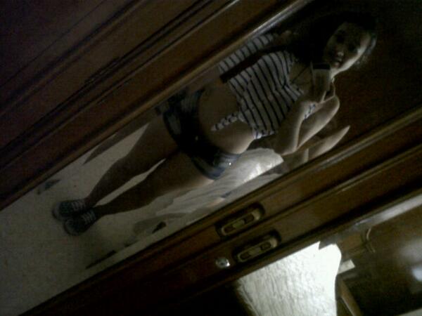 Porque cuando se va un amor la solucion no es rogar . Se va se va se fue y yo le dije q te vaya bien (;