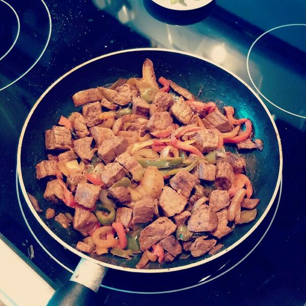 aahendges's tweet image. #Springcooking #cabobs #sunnyand75