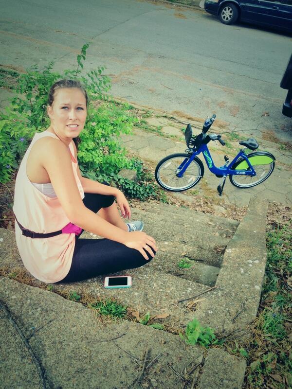 LUCY_squirrell's tweet image. Taking my girl on a bike ride and she has to stop and take a breather #humansthesedays #stillloveherthough