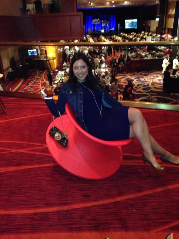 RealEst8Woman's tweet image. Spinning game with the always fun #spunchair at 2014 blue jeans ball. I love this chair! Didn&apos;t even spill! #BJB2014