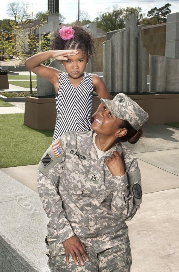 JCov_net's tweet image. 2Day this little #model did the #ModelReady is the new #WarReady pose cause she's #fierce like @tyrabanks