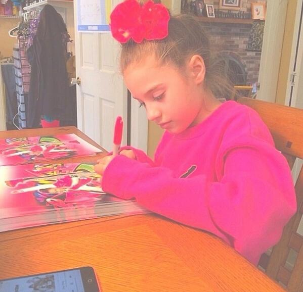 kenzieziegsx's tweet image. Signing