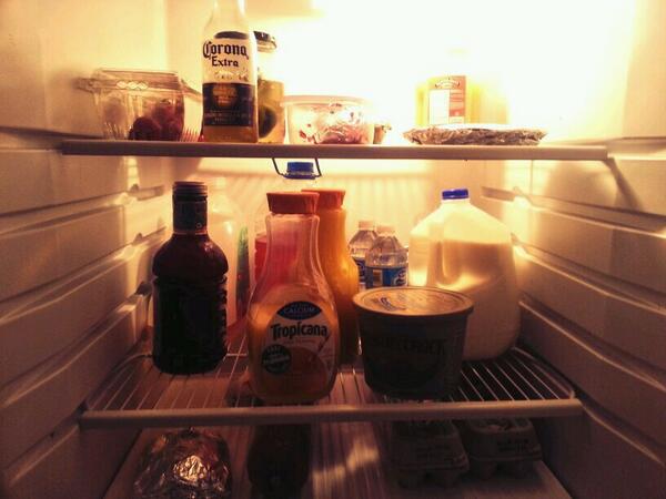 MeloG316's tweet image. #HellaDrinks #SandwichMeat aka I need a woman!  Lol