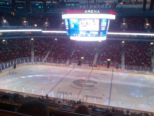 MarcelSyens's tweet photo. My view of tonight's awesome game.  Congrats Quinn! #myCanucks #losCabosVacations http://t.co/9JfSwdTkVP