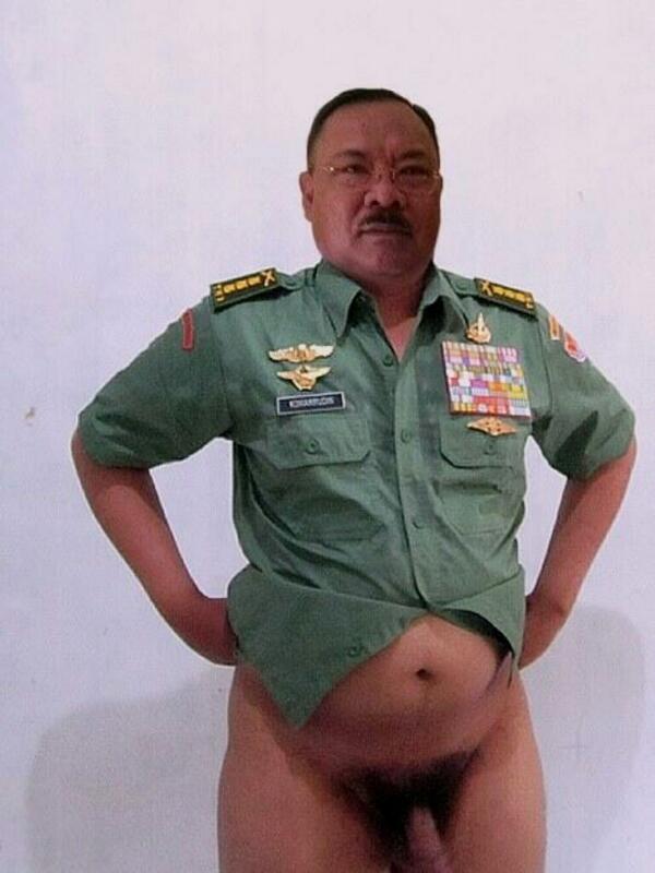 hhh202_hhh's tweet photo. "@Eddiec60: Polisi 2 http://t.co/tclwjC636P""