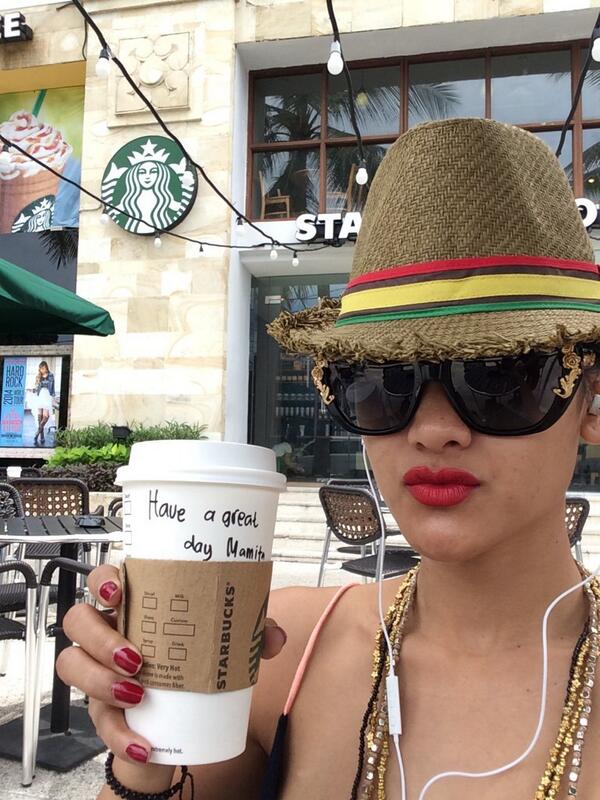Ini di bali? RT <a href="/juliaperrez/">juliaperez</a>: Apapunn kopi aja dulu