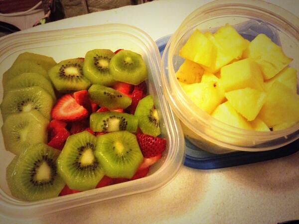 HealthFit_Boss's tweet photo. I pack a snack even when i stay at my boyfriends house! #PrepareForSucess http://t.co/3jQC6yb5f8