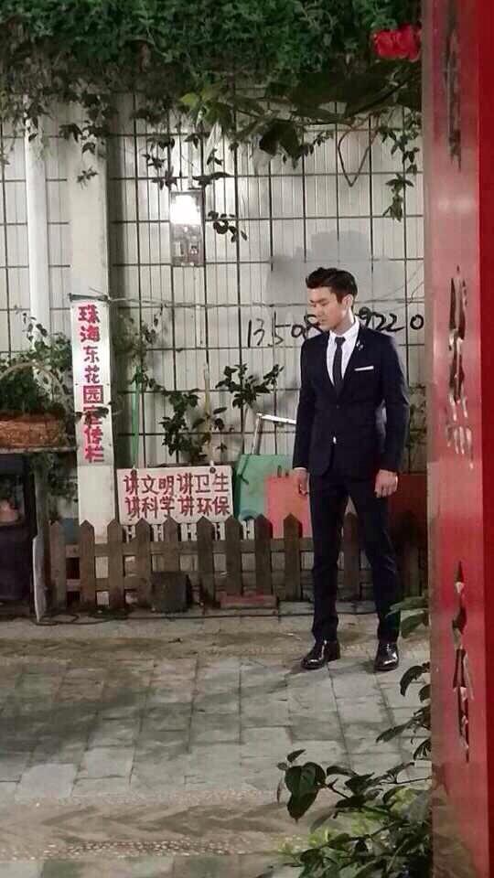 amberone1's tweet photo. “@siwon407: สวัสดีปีใหม่ครับ!สุขสันต์วันสงกรานต์นะครับ :^) http://t.co/rHFUIlxhrA” 지금 여기 내가 있는데 =)