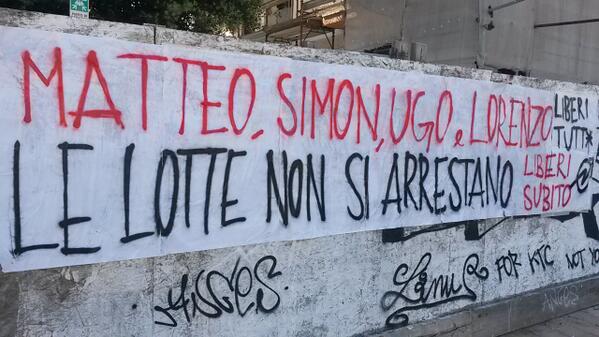 progettoDegage's tweet photo. #12A Tutt* Liber* ! 
Matteo, Simon, Ugo, Lorenzo liberi subito!
@bpm_roma @CoordLottaCasa @Radiondarossa @Infoaut http://t.co/lZ3Ba12gPR