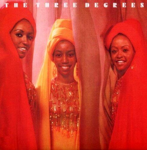 Anfunny's tweet photo. #NowPlaying The Three Degrees - 'The Three Degrees' [1973] on @WeAreBBR ♥ http://t.co/qeLaUxX0h1 #PhillyMornings http://t.co/uRVcbLOHgB