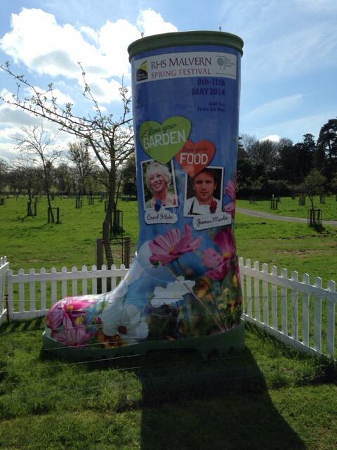 RHS Malvern Festival (@rhsmalvern) on Twitter photo Our #GiantWelly has made its grand arrival to <a href="/nationaltrust/">National Trust</a> <a href="/NTCroome/">Croome NationalTrust</a>. Have you spotted #WheresWelly yet? Our #GiantWelly has made its grand arrival to <a href="/nationaltrust/">National Trust</a> <a href="/NTCroome/">Croome NationalTrust</a>. Have you spotted #WheresWelly yet?