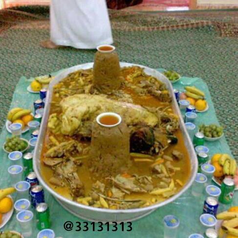 AshgQ8's tweet photo. هذا عشاء ولا قصر المصمك http://t.co/AejpSvlUzt