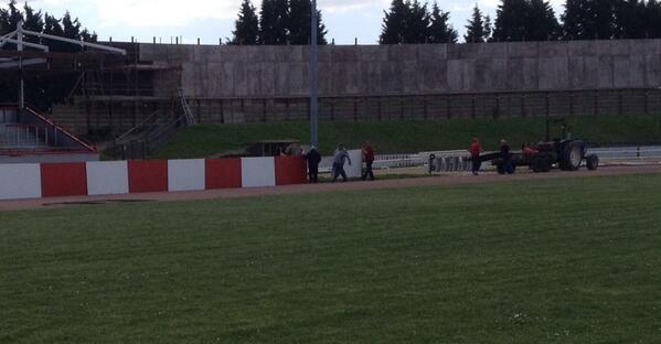 UpdatesSpeedway's tweet image. The back boards are up just the air fence and grading left