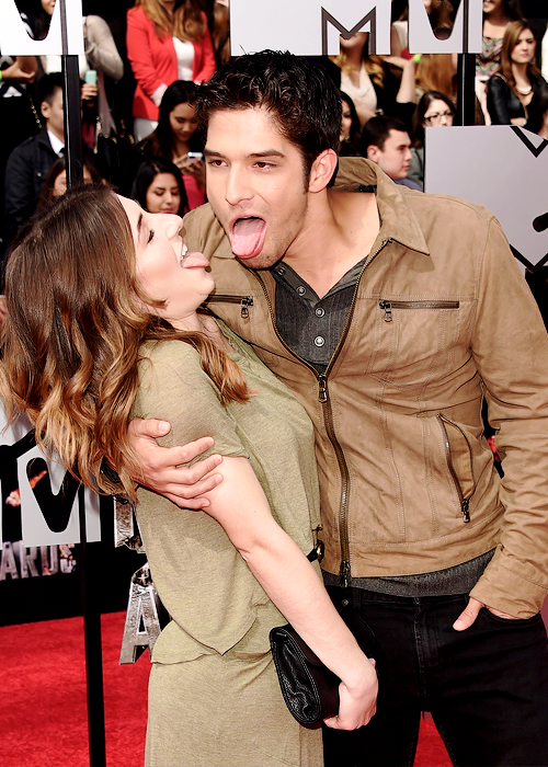 ScilesSpain's tweet photo. Tyler Posey con Seana Gorlick. http://t.co/pPoNYg8ZRr