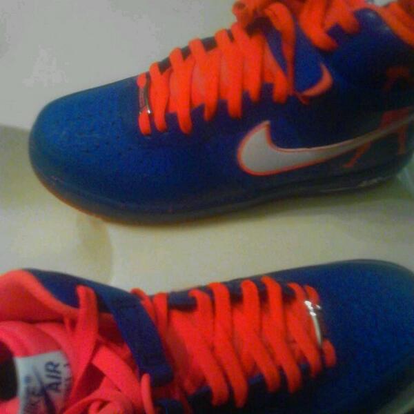 CEOAwall_MAF's tweet photo. New kicks http://t.co/31RpGrPUuU