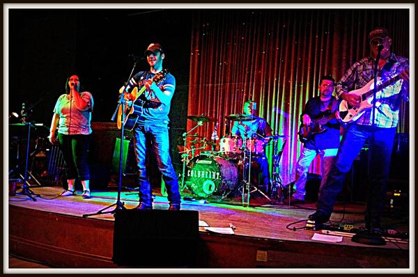 chrismichael19's tweet photo. Good weekend at Trophy's in McAlester, OK with @ColdHeartBandOK thanks for coming out!! http://t.co/fL7gkmjHRJ