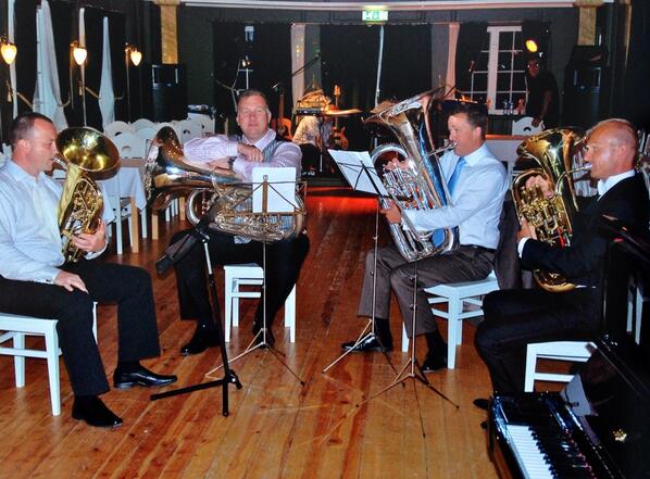 • Bergen Tuba Quartet, 25. mai 2007
• Bergen Tuba Quartet, 31. juli 2010
<a href="/pederseuph/">Thor-Arne</a> <a href="/gjerdevik/">Eirik Gjerdevik</a> @Christian_Breis #BTQ