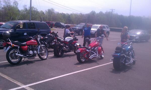 RVOUSA's tweet photo. This is how @RVOUSA employees unwind on their day off on Sundays. #bike #RV #camp #weekend. http://t.co/PLgVbI5O0f