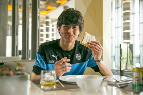 Twitter 上的 川崎フロンターレ この男 谷口彰悟と言ってフロンターレでサッカーやってます ポジションはmf 今はdfでも出場 とイケメンです 広報 Frontale Http T Co Vomfmdeeyw Twitter